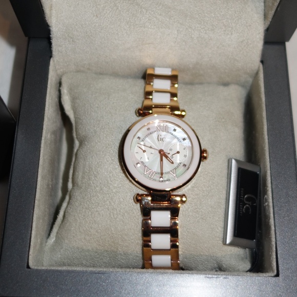 GC Guess Collection Ladychic Rose Gold Ceramics - Picture 5 of 10